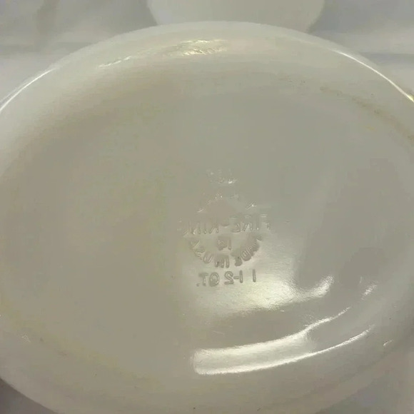 Vintage Fire King Primrose 1.5 Qt Casserole Dishes Bakeware Set of 2 Dishes - Picture 6 of 6